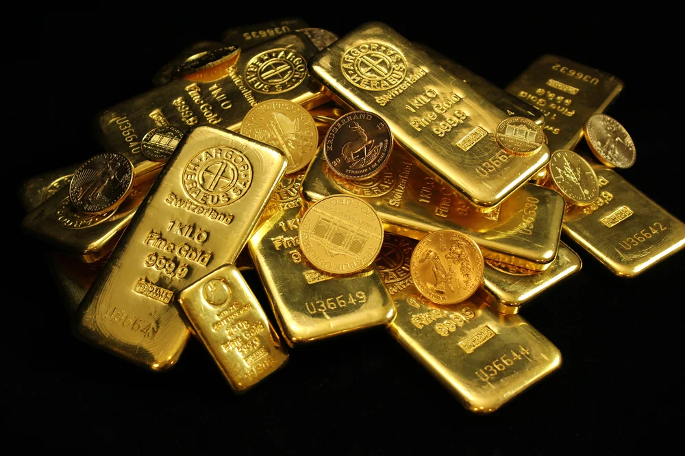 توقعات أسعار الذهب: يتراجع الذهب بحدة من 2000 دولار لكن المضاربون على ارتفاع الأسعار يحتفظون بالسيطرة على الأسواق 